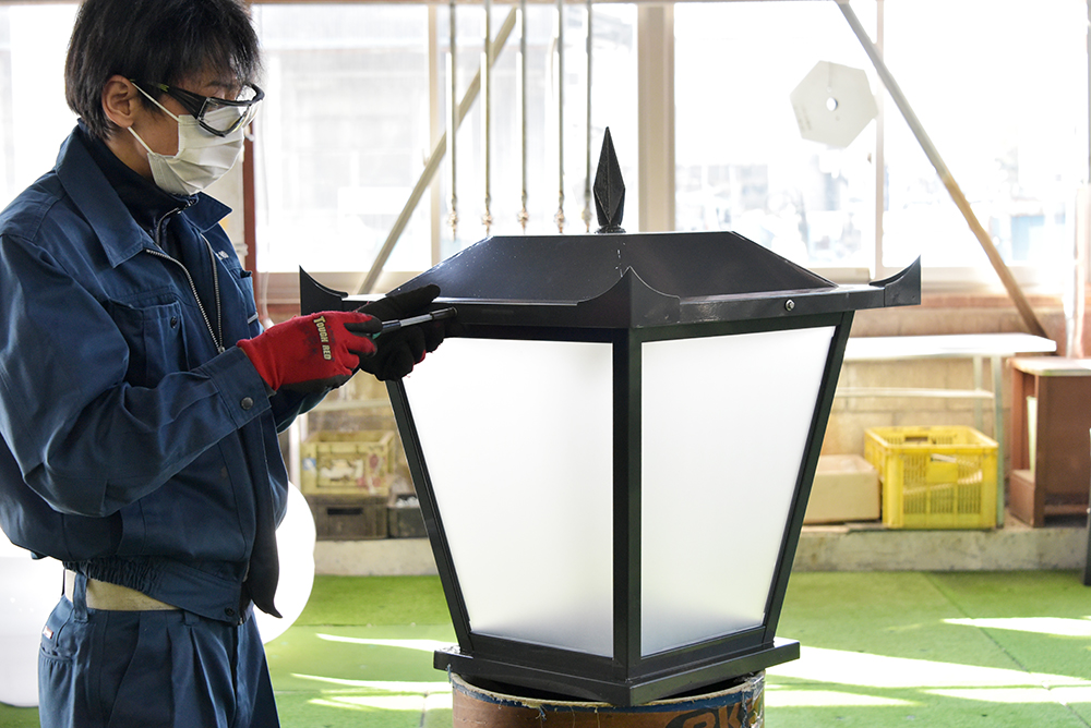 照明器具の組み立て